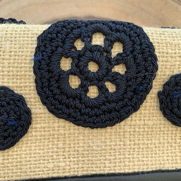 Artmosphere straw knit clutch - Picture 3 of 4